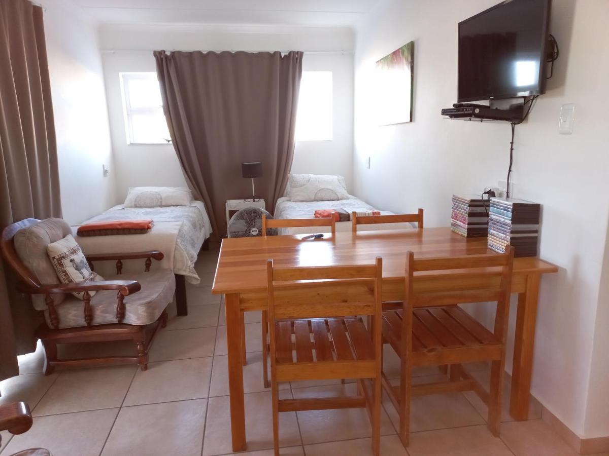 Come Home In Oudtshoorn Self-Catering Units ภายนอก รูปภาพ